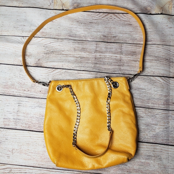 Michael Kors Handbags - Michael Kors mustard yellow hobo shoulder bag